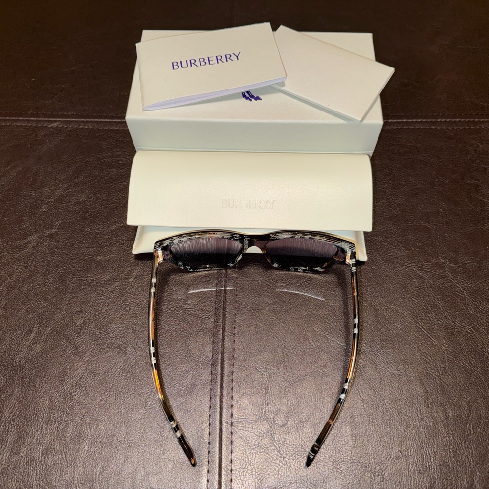 Burberry Check Pattern Cat-Eye Sunglasses with Brown Lenses - Picture 5 of 9